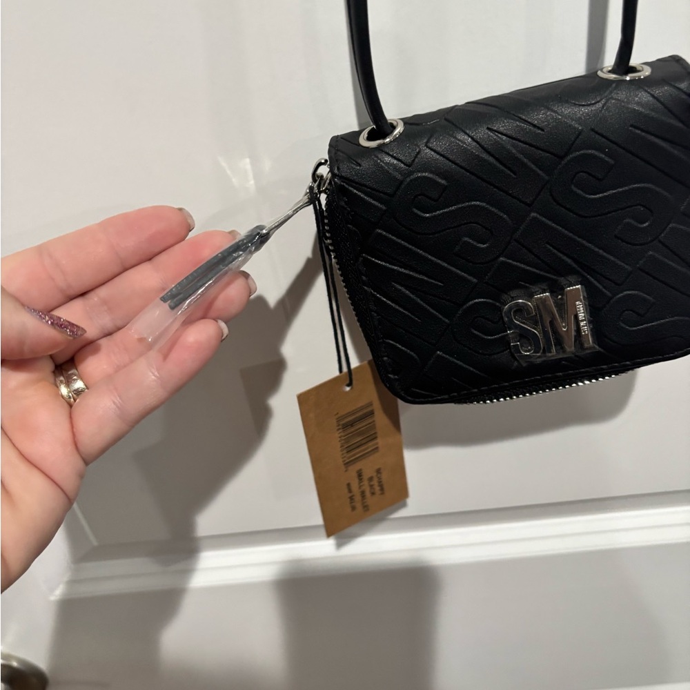 Steve Madden Bchappy Small Black Wallet/Crossbody Bag with charms - Picture 3 of 8